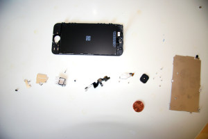 iPhone_disassembled